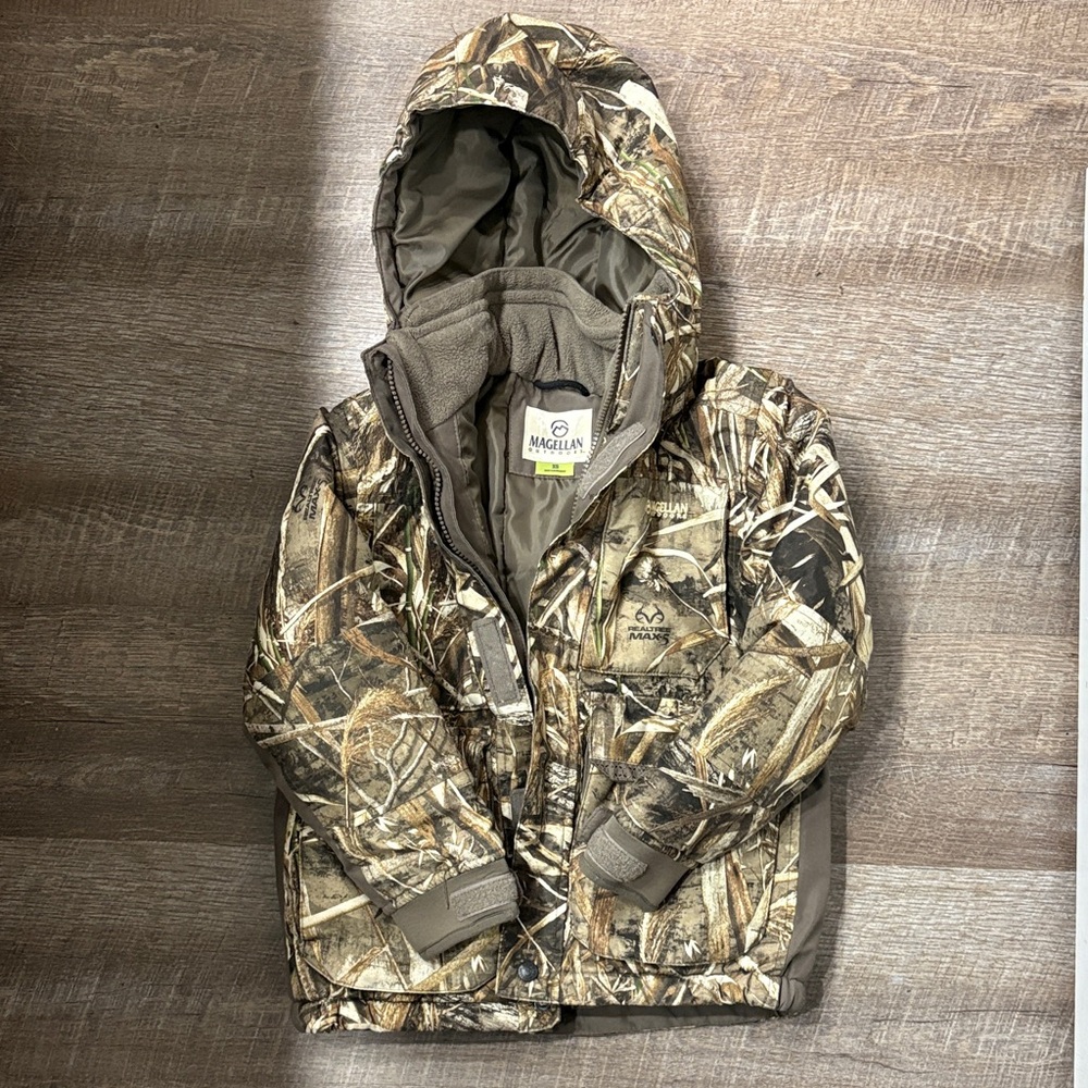 Magellan Outdoors Camouflage Hooded insulated coat